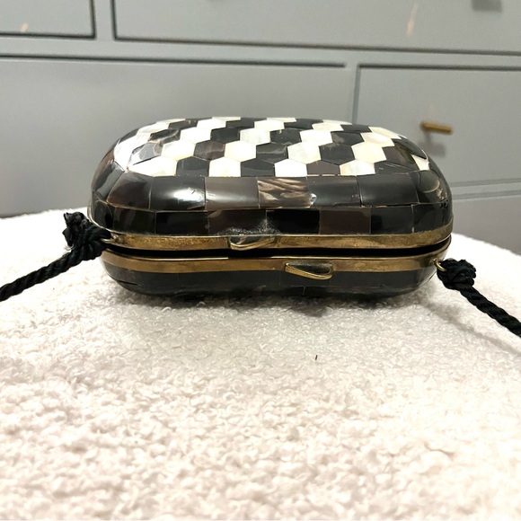 🍭3/$15 vintage 1980s elegant black & white checkered cross body bag open clasp - Picture 10 of 12